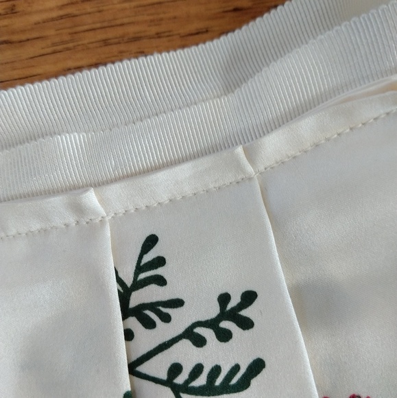 Old Navy | Flowy Floral Skirt - Picture 5 of 8